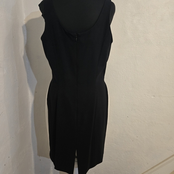 Casual Corner Black and White Geometric Midi Dress Size 10 - Picture 2 of 4